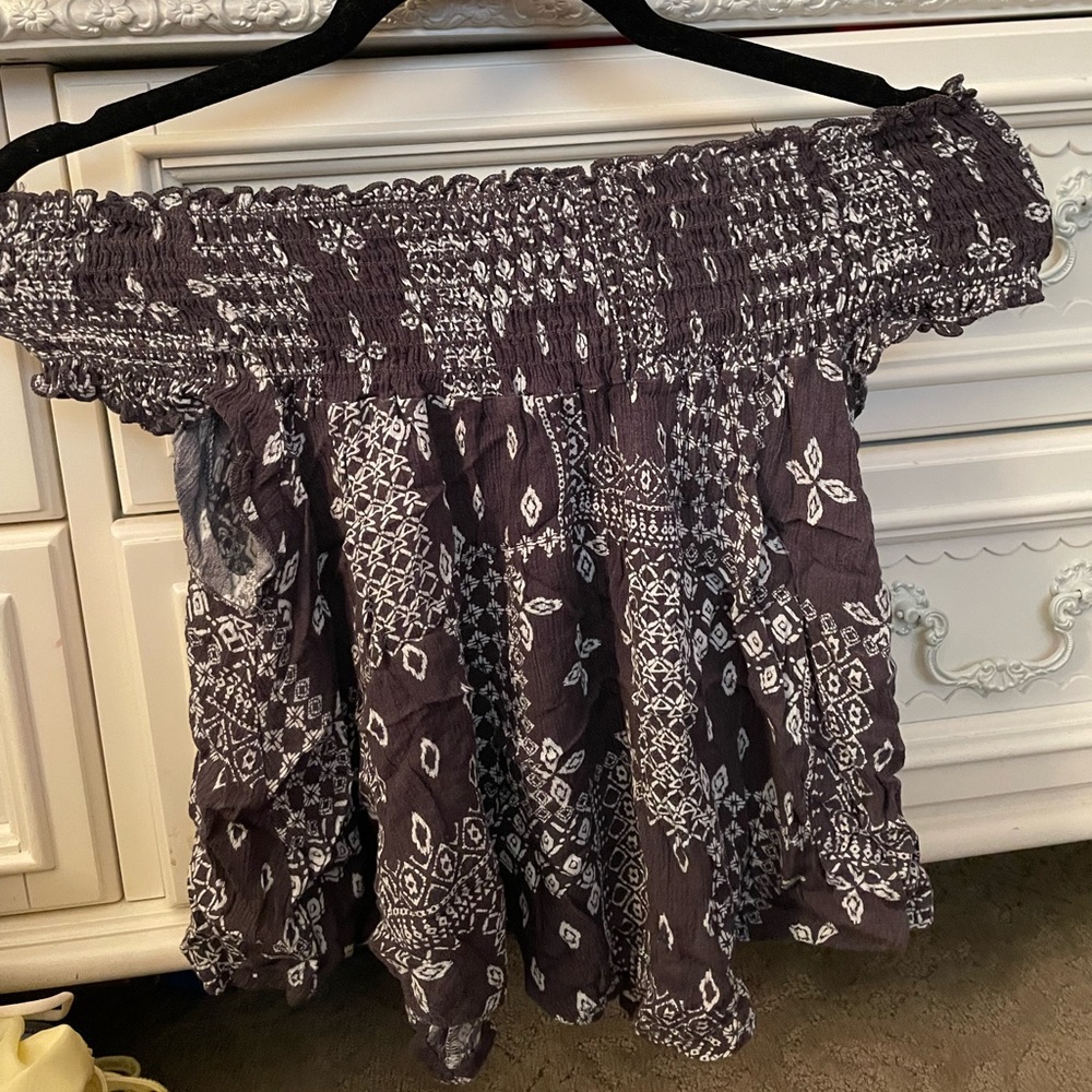 Brown and white flowy top